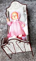 Puppe alt mit Metall-Bettli Mit Heubach-Puppe