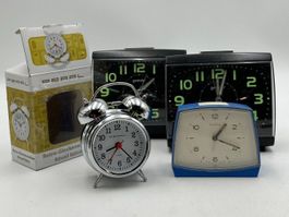 Konvolut 4 Wecker Vintage Retro Ruhla Pearl ungeprüft