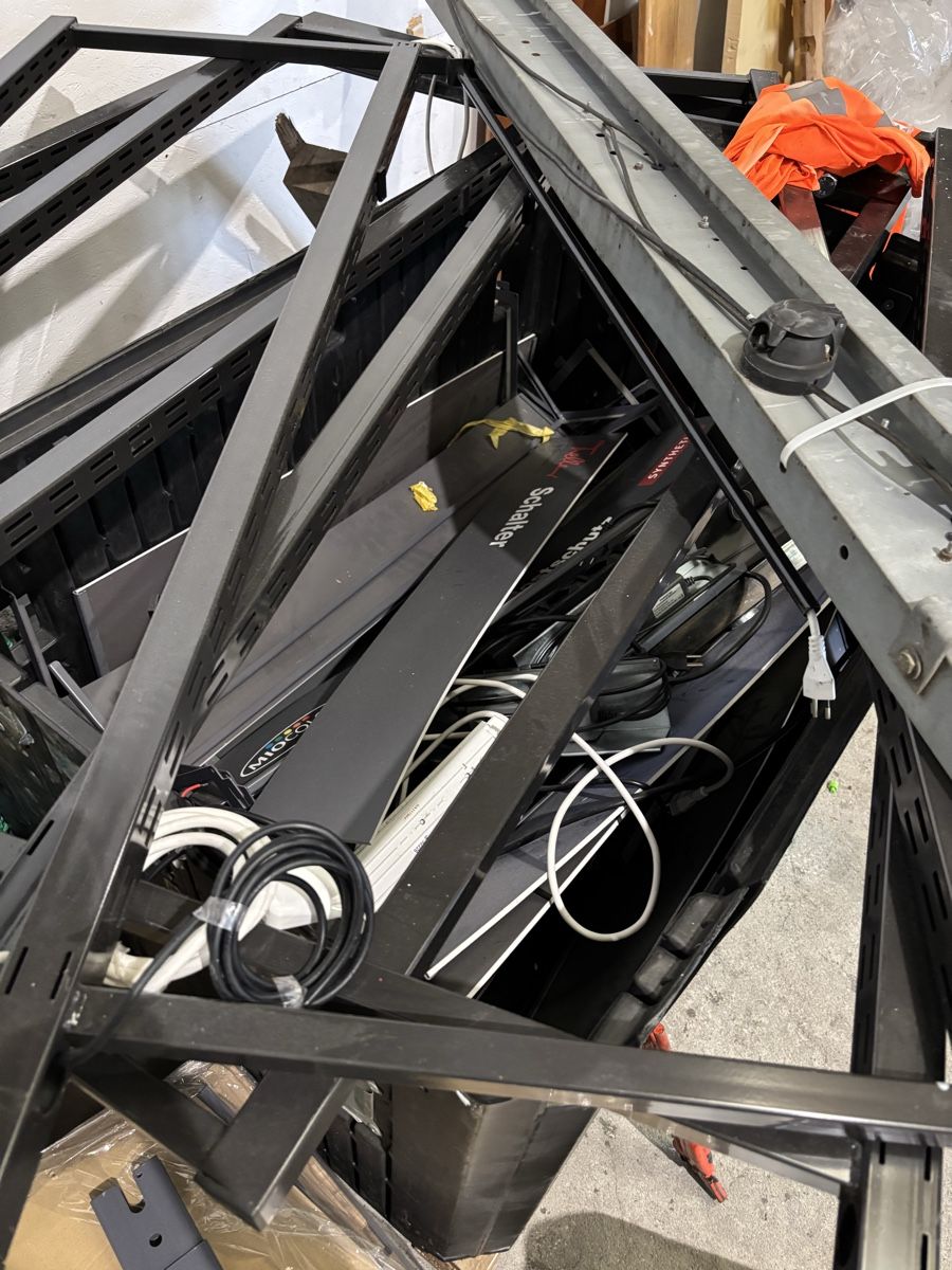Scaffali: TEGO Metall Verkaufsregalsystem – Usato da Flüelen venduto da Abwe18 6