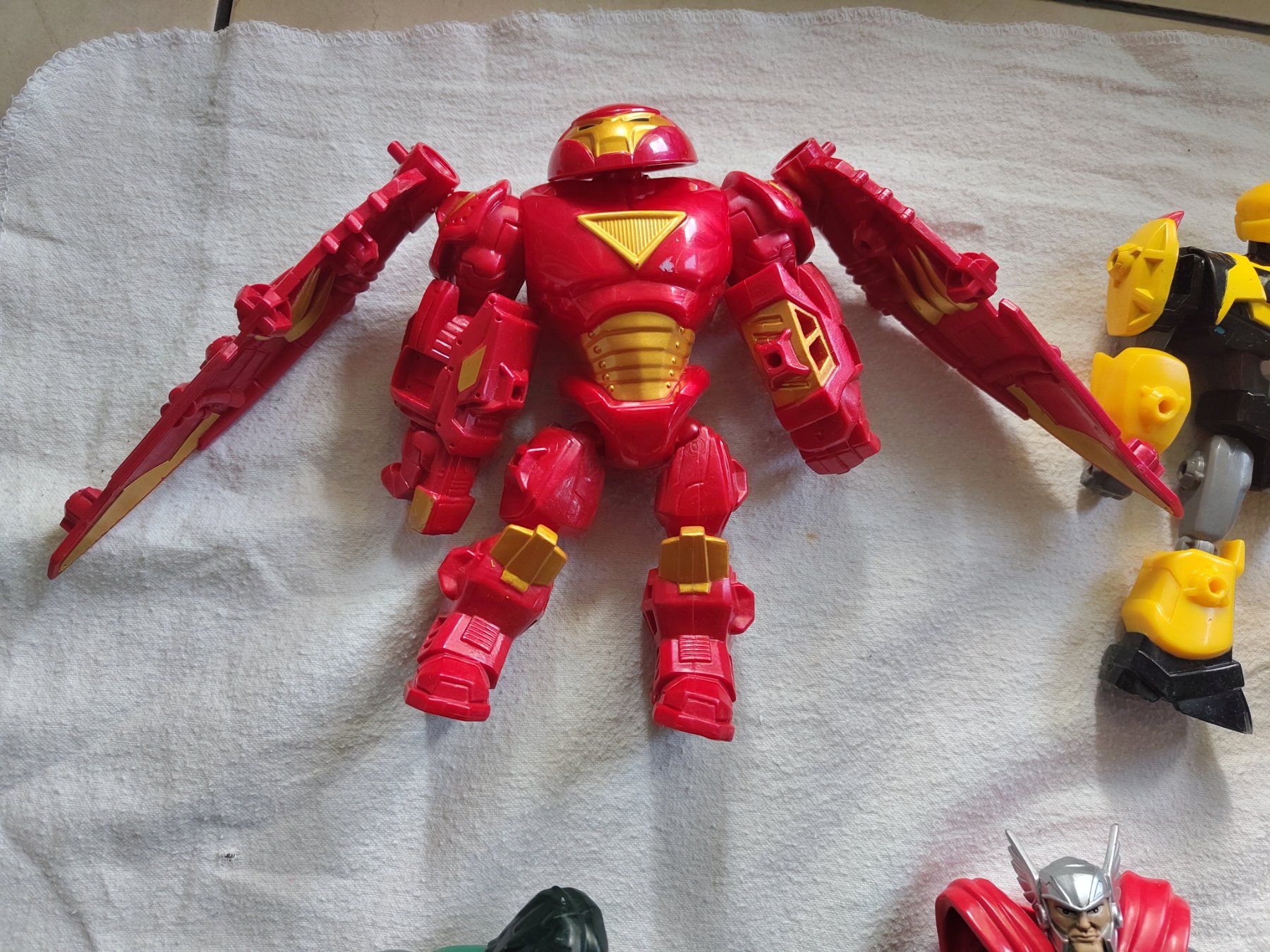 Hasbro Spielzeuge: 11 Hasbro Marvel MixMashers Actionfiguren – Gebraucht aus Eschenz von yestare 1