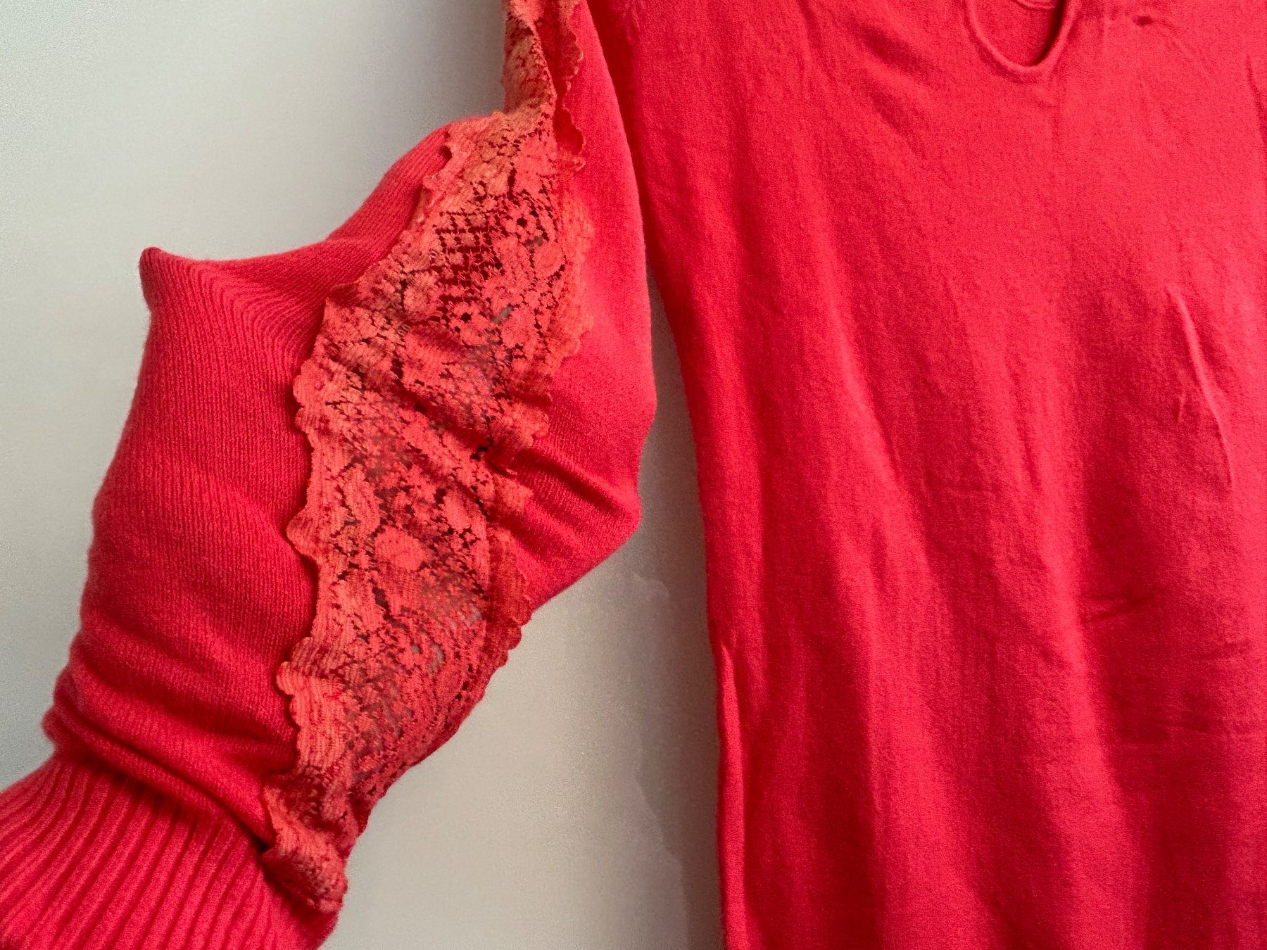 Maglioni & Felpe: Pullover Lang mit Spitze Figurbetont 1 Size Neu – Nuovo e nell'imballaggio originale da Regensdorf venduto da Spyke55 1