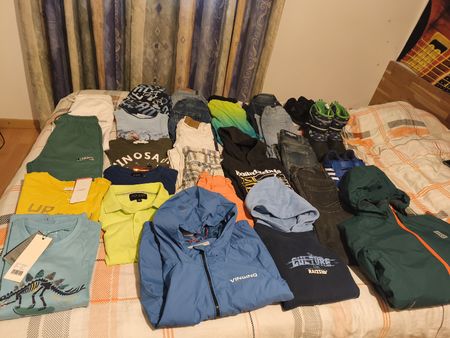 XXL Markenpaket 128-140, fabrikneu und neuwert. NP Sfr. 1000