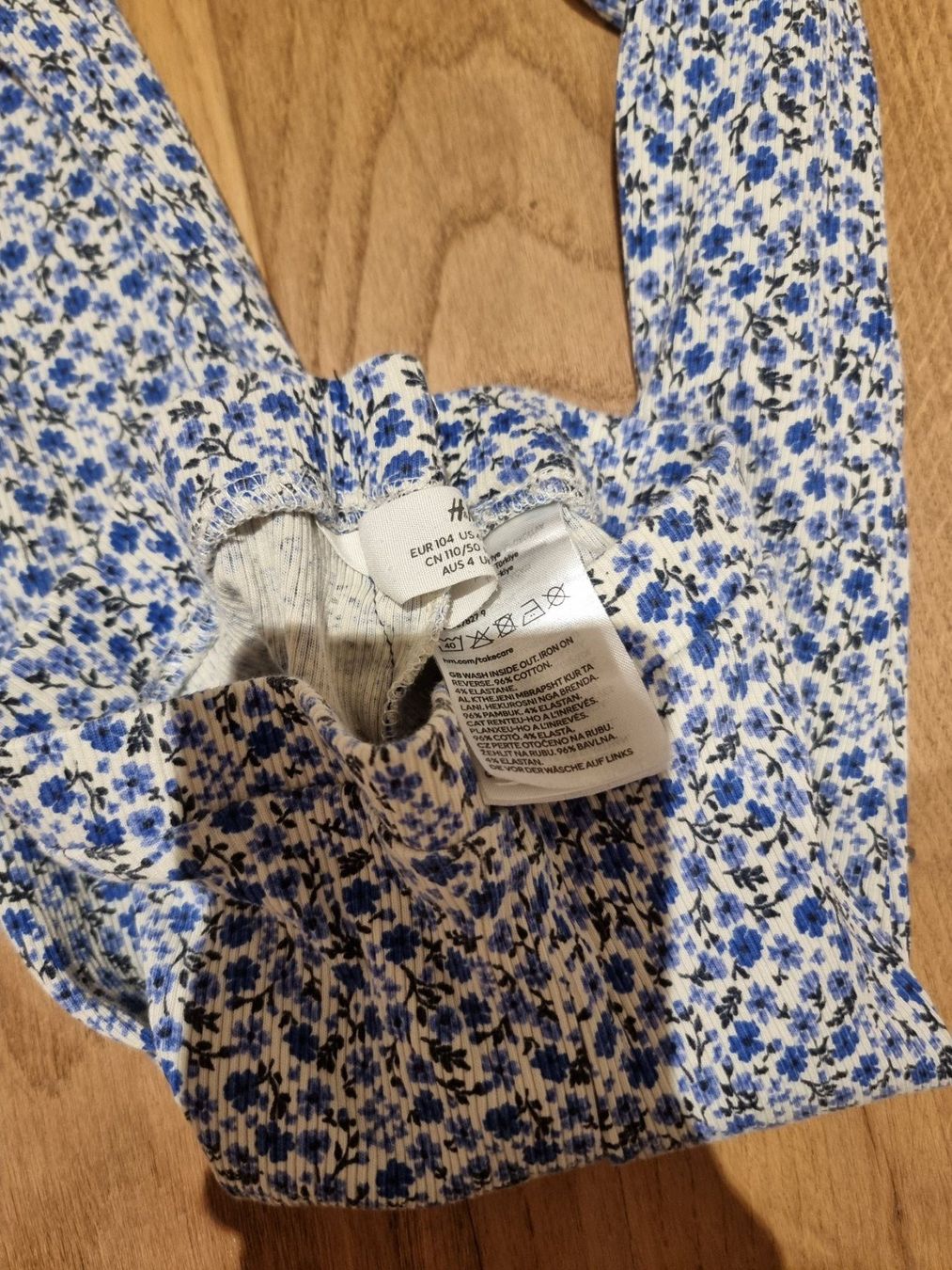 H&M Lotti & Set di vestiti: H&M Set, 104 – Usato da Buttikon SZ venduto da Limo180 4