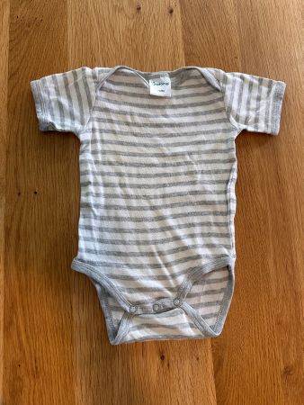 Kurzarm Body für den Sommer Grösse 74/80