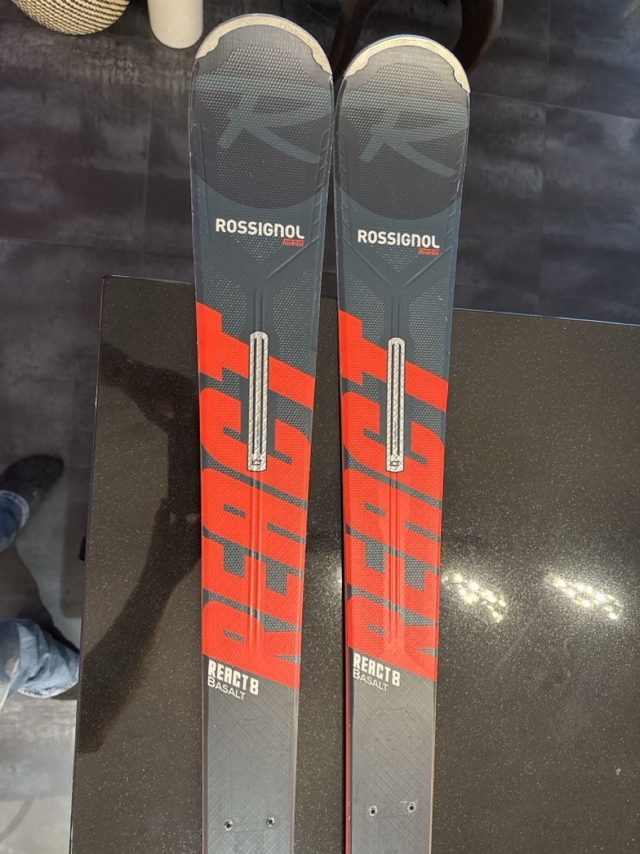 Rossignol Sci: Rossignol React R8 Basalt Skis - Carving Performance – Usato da Oftringen venduto da kar_y2tf 2