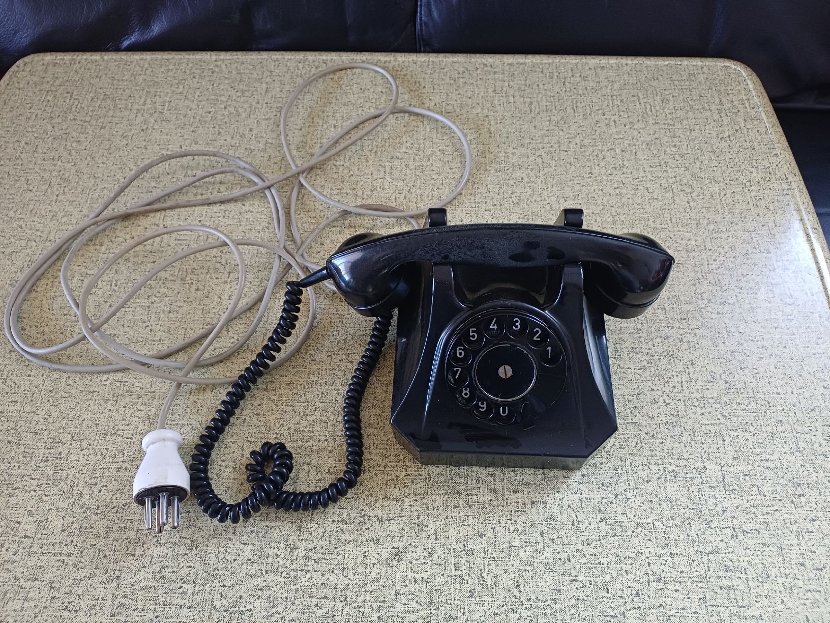 Telefoni: Festnetztelefon Modell 29 schwarz mit Wählscheibe gebraucht – Usato da Ebersecken venduto da Napf08