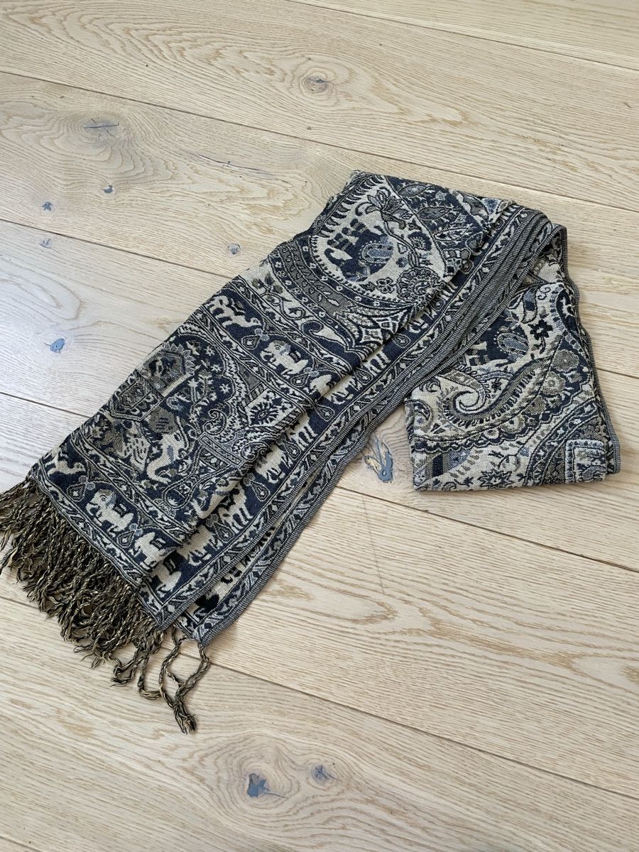 Foulard & Sciarpe: Orientalischer Schaal – Usato da Uitikon Waldegg venduto da lor_b2rv