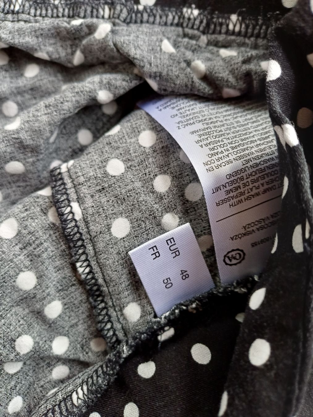 C&A Pantaloni: Kurze Hosen Damen Gr.48 C&A – Usato da Lenk im Simmental venduto da MountinChilliReally 1
