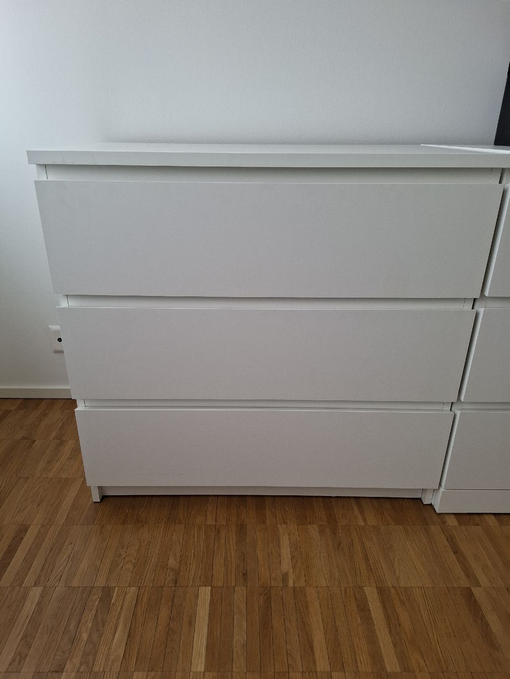Cassettiere: IKEA Malm Kommode, weiss, gebraucht – Usato da Rotkreuz venduto da PrelovedPicks