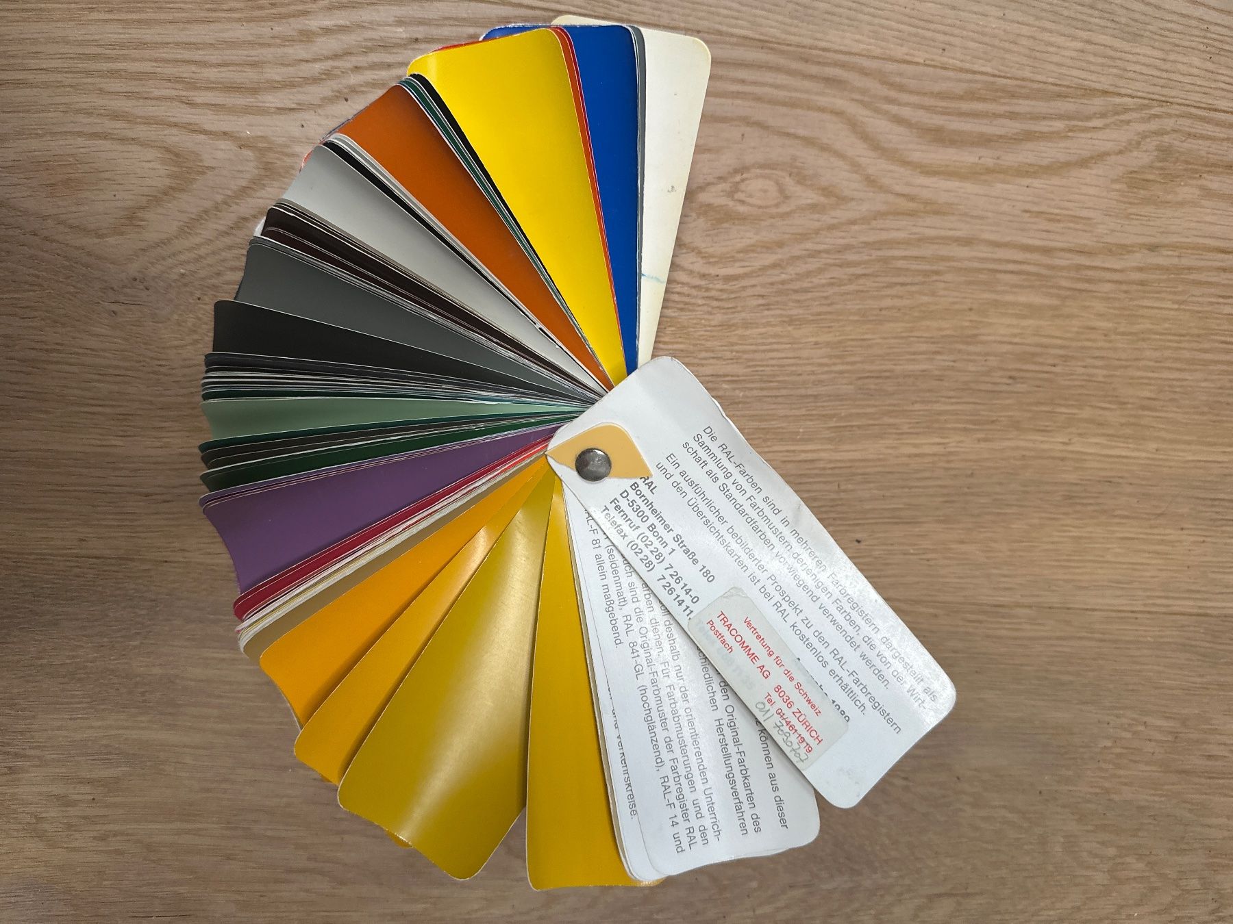 Farben: RAL Farbfächer gross – Gebraucht aus Affoltern am Albis von sut_gyh5
