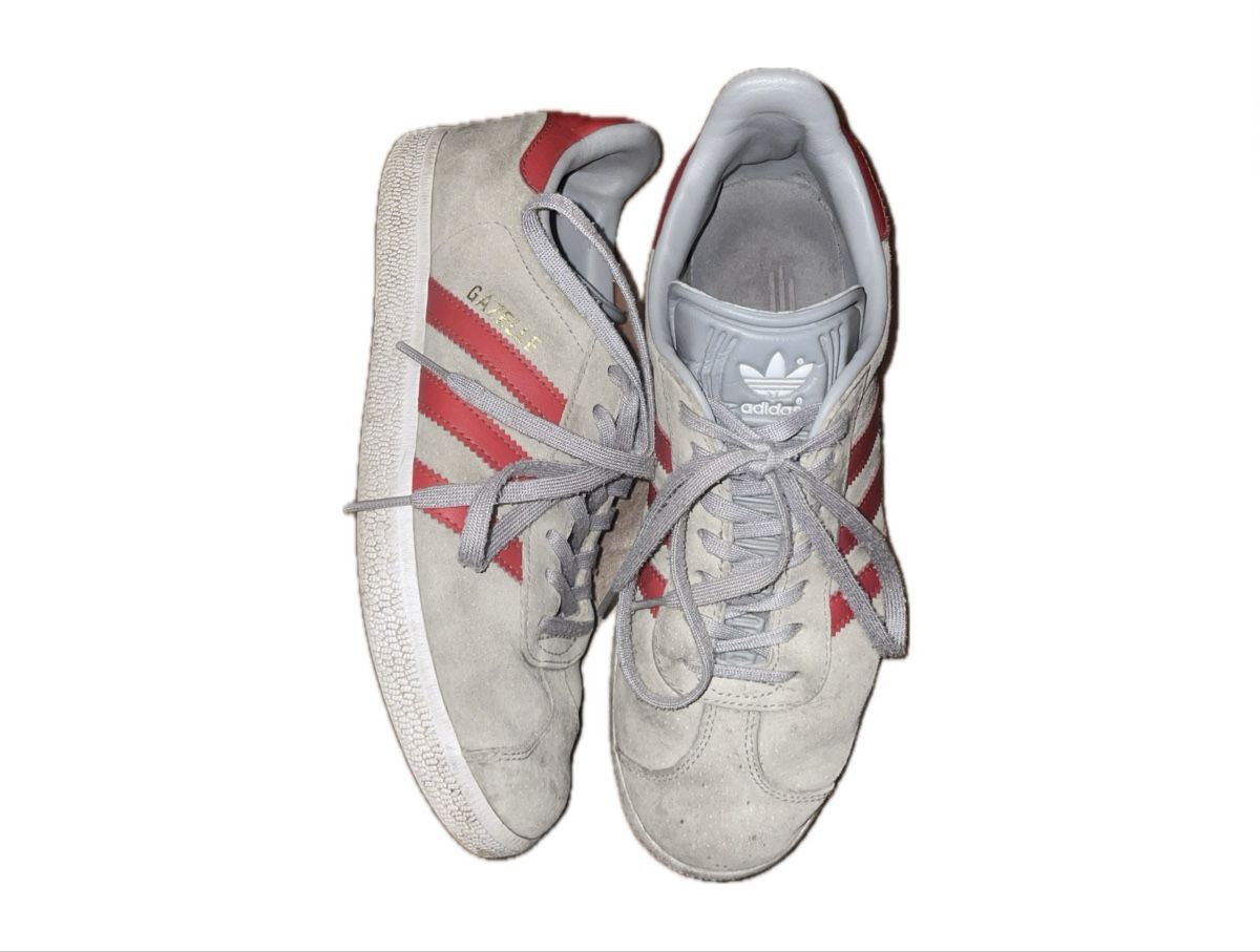 Adidas Scarpe da uomo: Graue Adidas Sneaker mit roten Streifen – Nuovo (secondo la descrizione) da Winterthur venduto da lil_586p 4
