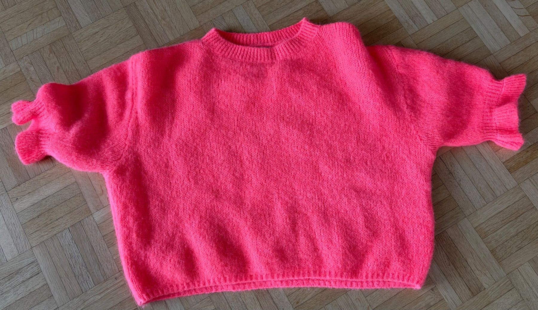 Pullover & Sweatshirts: Damen Pullover neon orange Grösse L mit Rüschenärmeln neu – Neu und originalverpackt aus Meilen von Sura18