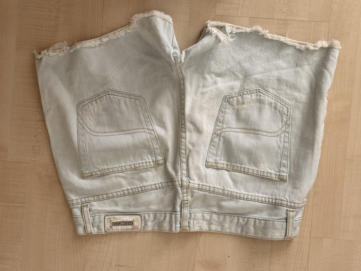 Jeans: Hellblaue Heartless Jeans Jeansshorts – D'occasion à Neerach par lar_tkp2 1