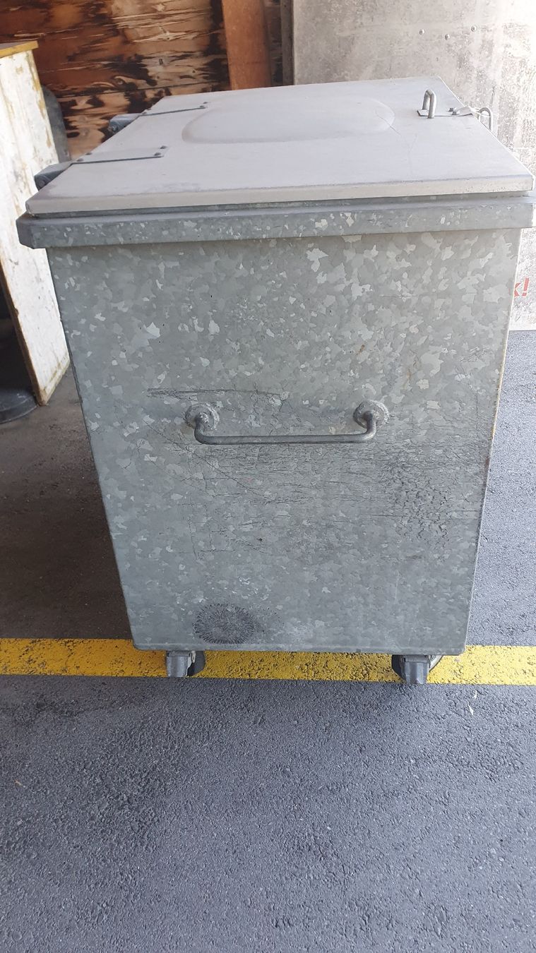 Sonstiges für Büro & Gewerbe: Metallcontainer auf Rollen verzinkt, – Gebraucht aus Maienfeld von RobofixAG 1
