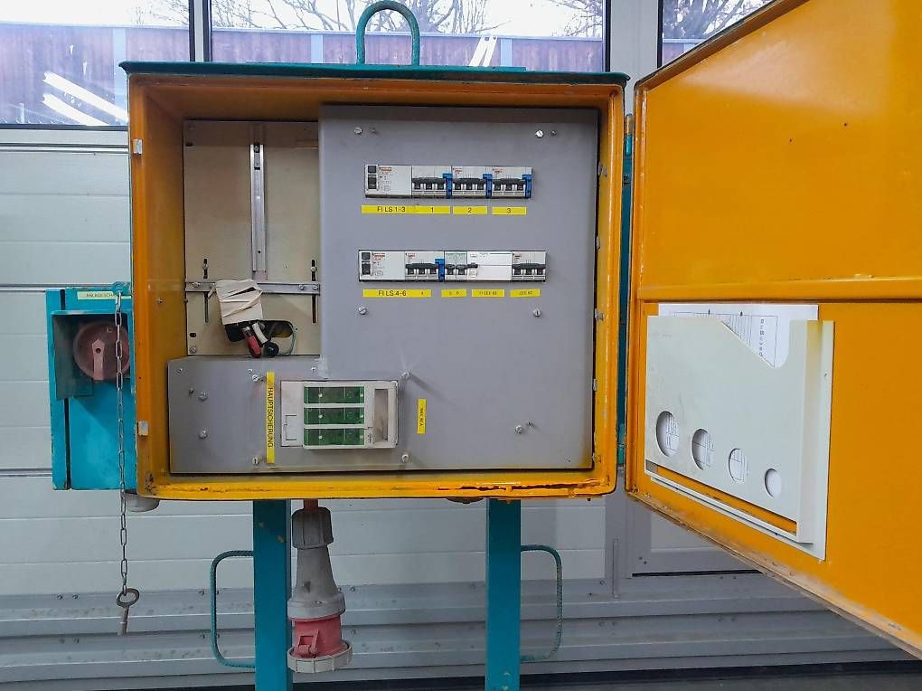 Elettrotecnica: Baustromverteiler 80A – Usato da Oberglatt ZH venduto da Werkhof_Oberglatt