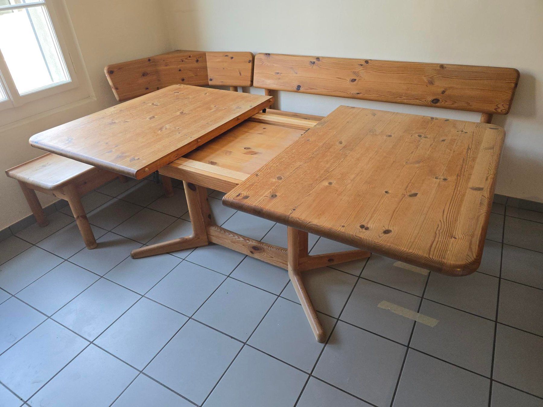 Tavoli: Ausziehtisch mit Eckbank – Usato da Tennwil venduto da Kasiopeia 1