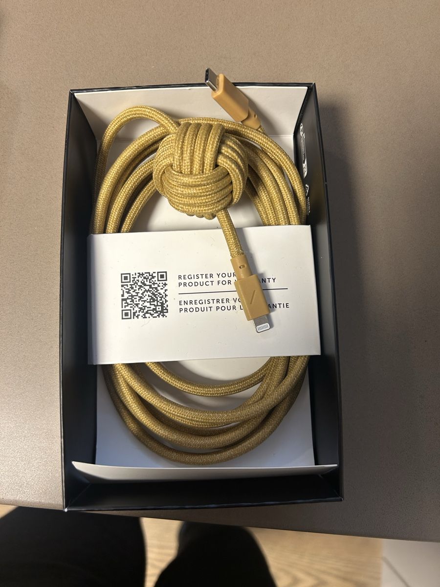 Kabel: Ungebrauchtes Ladekabel senfgelb – Neu und originalverpackt aus Winterthur von neelom 1