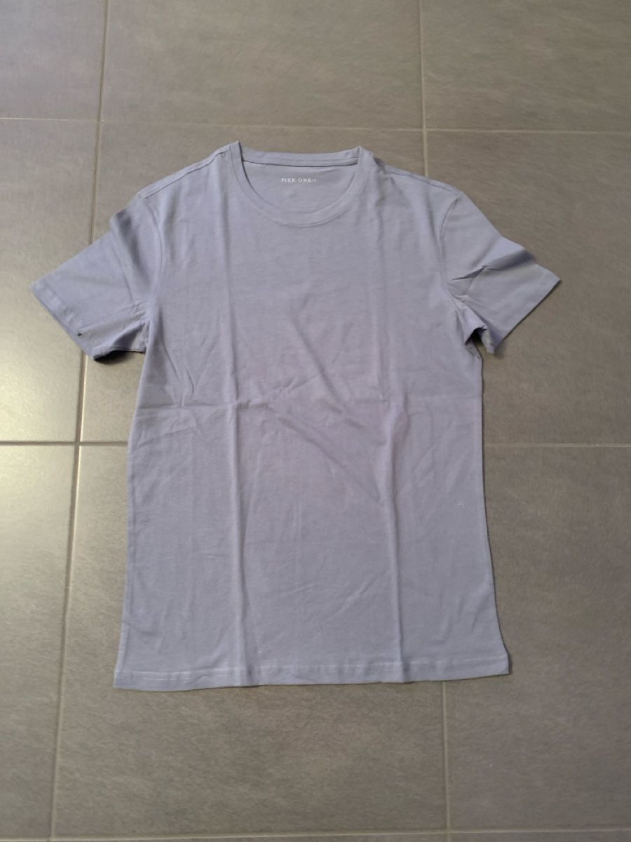 T-shirt: T-shirt Pier One – Usato da Collombey venduto da amina36