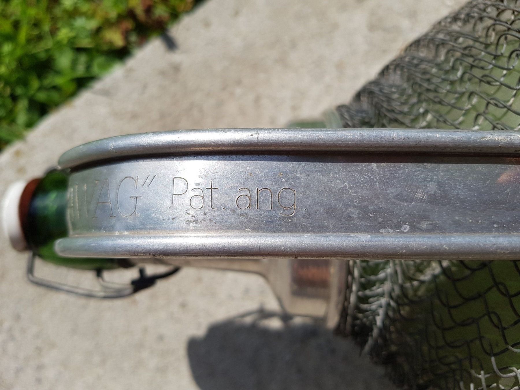 Bottiglie: Vintage Glasflasche mit Metallgitternetz – Usato da Näfels venduto da SuEdHe 3