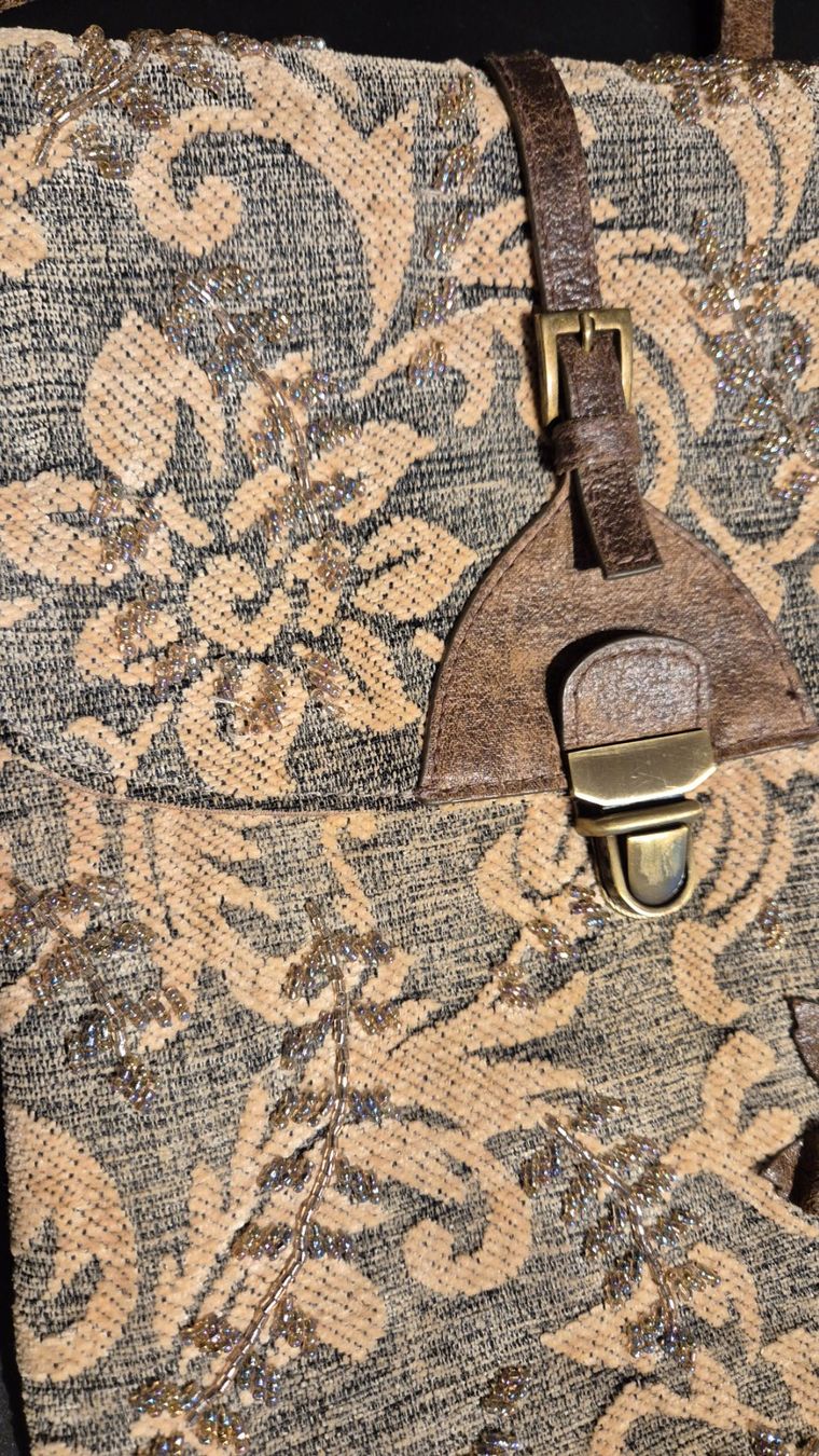 Borse da donna: Schultertasche Anna Cecere – Usato da Schönenbuch venduto da Rasmo 1