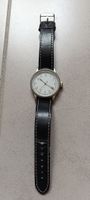Montre avec bracelet noir