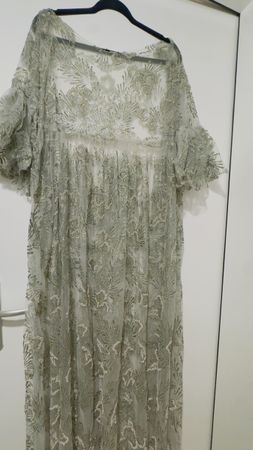 Schöne feste Kleid 200