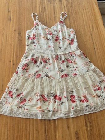 34 - Grösse, Sommerliches, kurzes Trägerkleid von ONLY