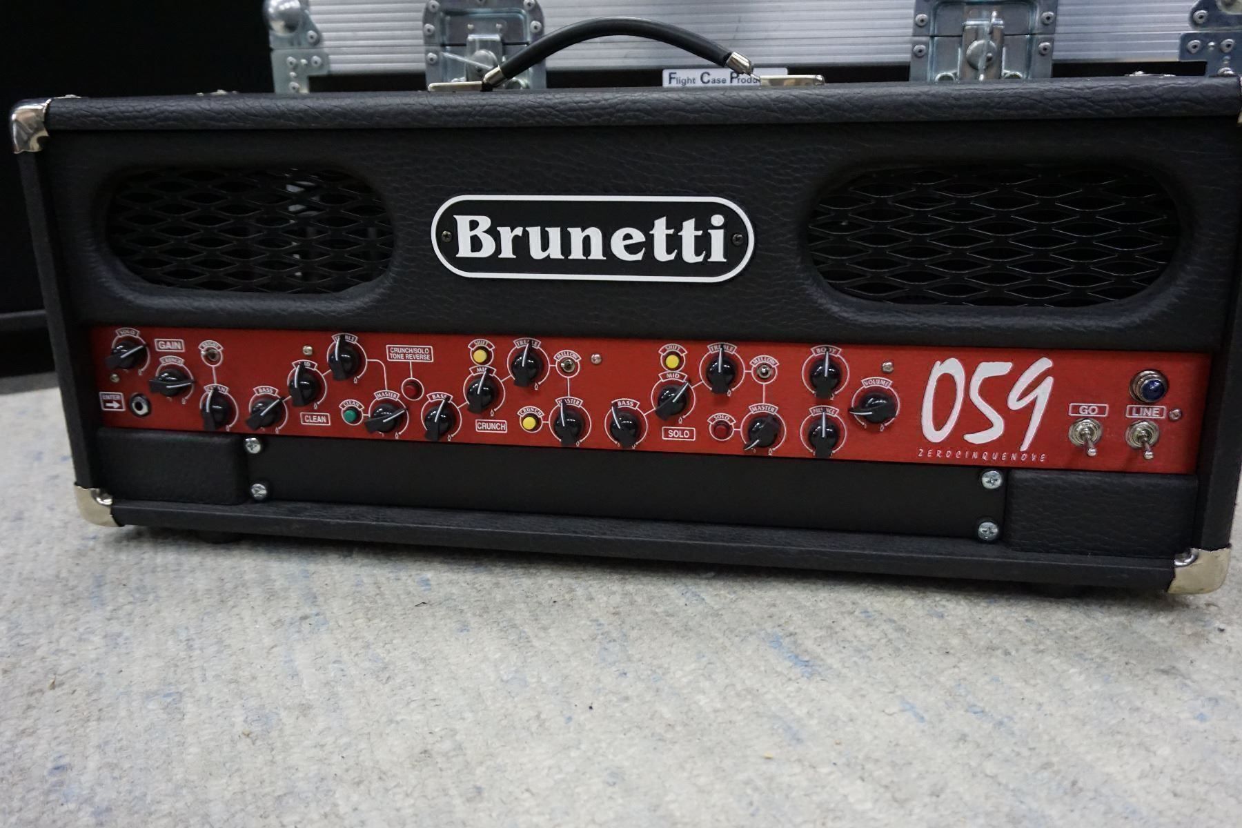 Strumenti musicali: Brunetti 059 Top 3.ch & 4x12" XL Cabinet – Usato da Ortschwaben venduto da Musictrade 2