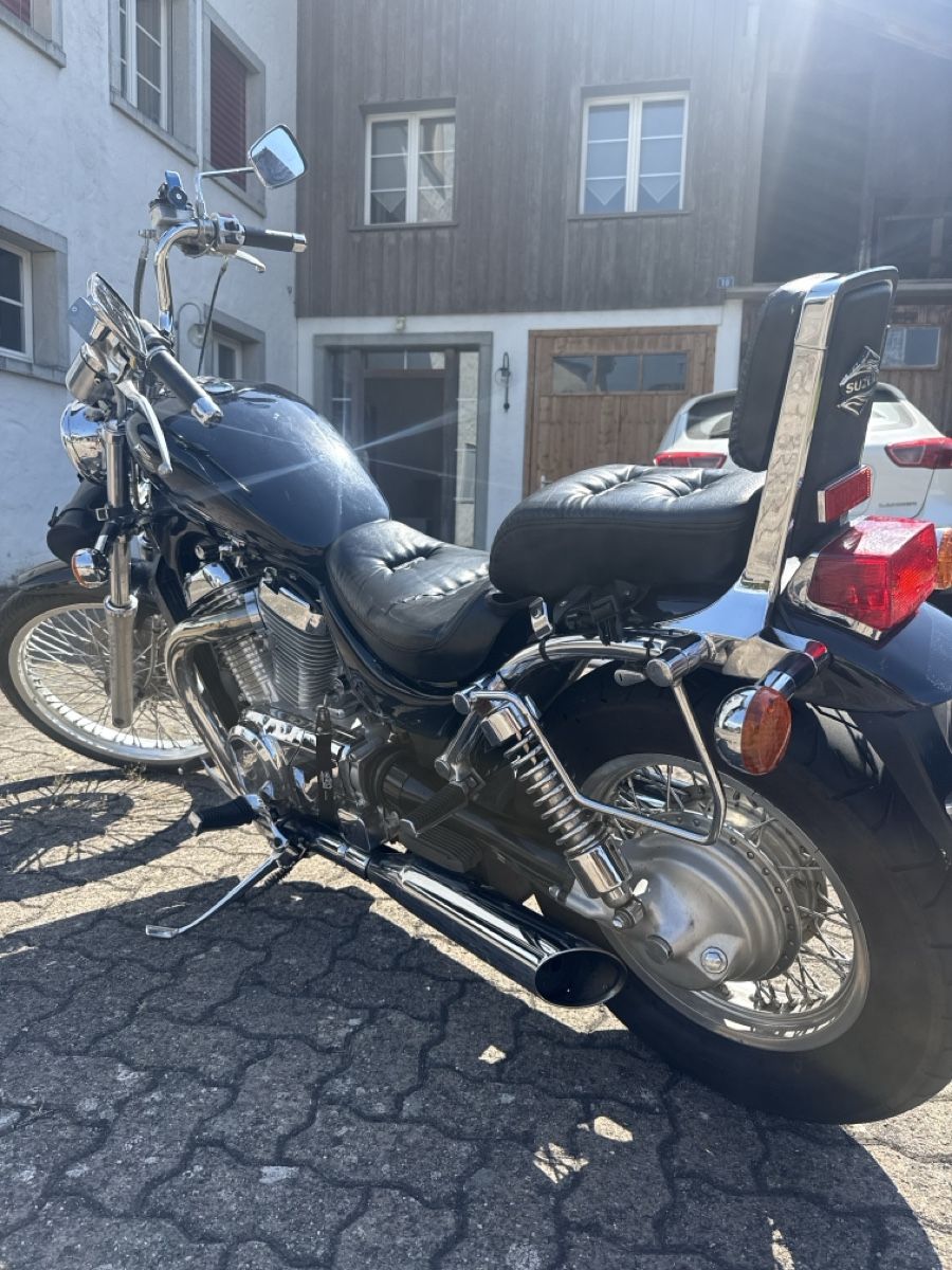 Suzuki Chopper: Suzuki Intruder VS 800  – Usato da Wettingen venduto da kw9_d8y7 3