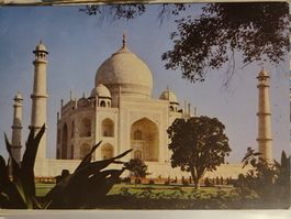 Alte Postkarte Taj Mahal Indien mit Briefmarken