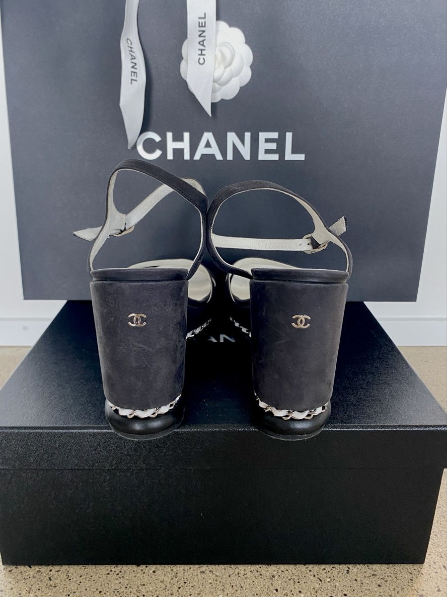 Chanel Scarpe da donna: Chanel Sandalen – Usato da Stäfa venduto da Nicole093 4