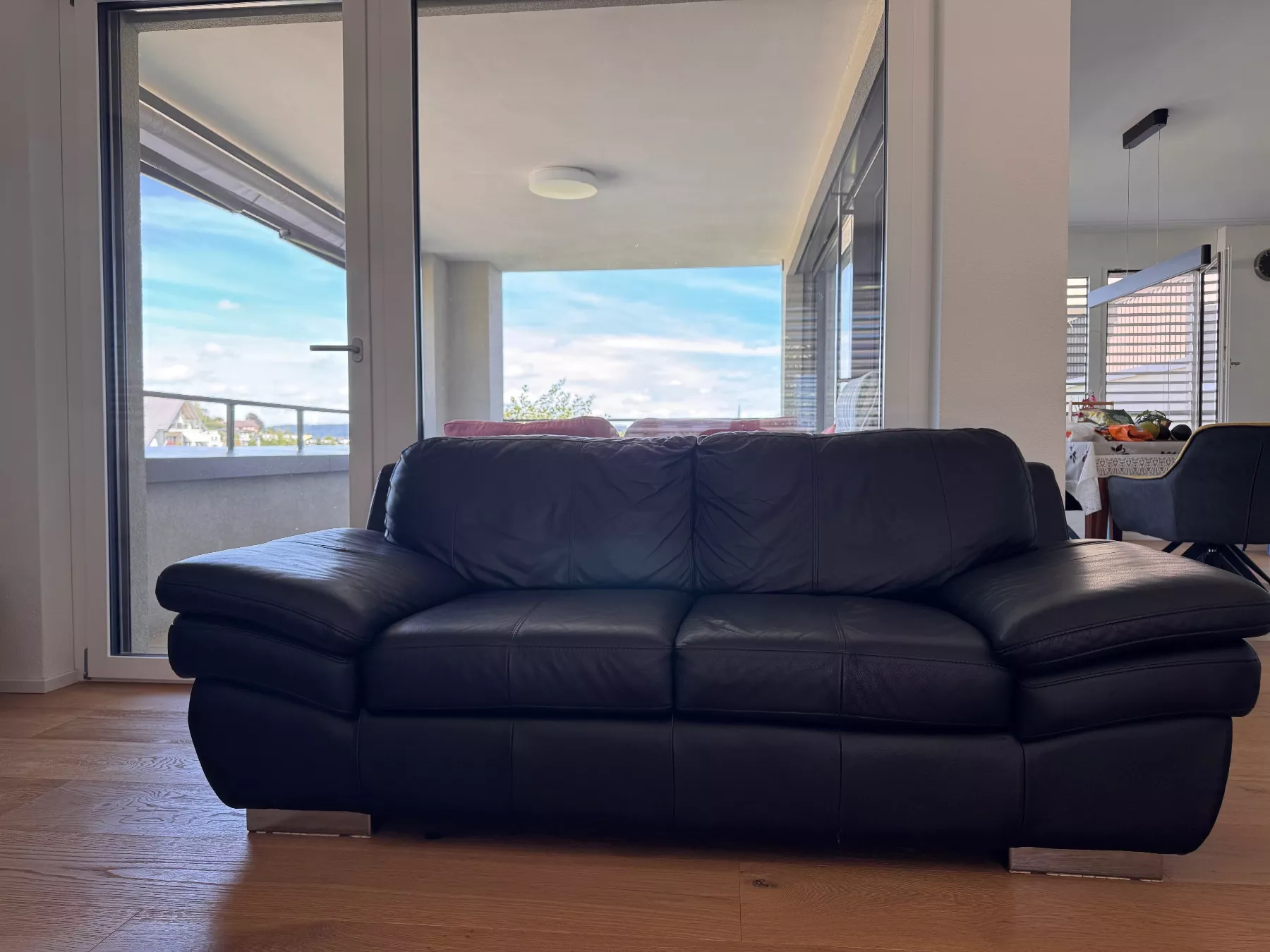 Farben: 3 er und 2er Leder Sofas – Gebraucht aus Richterswil von Preagg2014