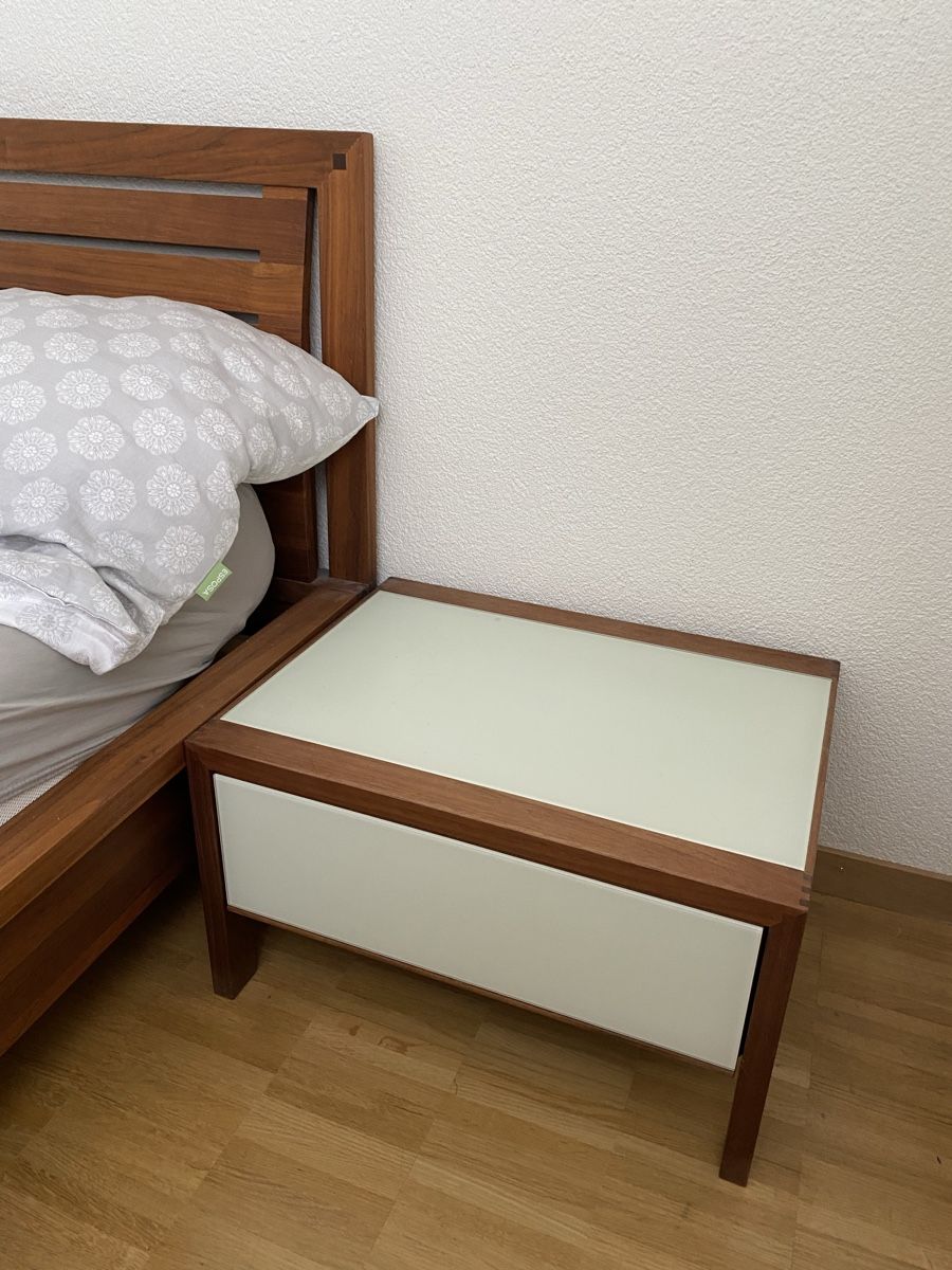 Team7 Letti: TEAM 7 Bett mit Nachttische in Nussbaum – Usato da Einsiedeln venduto da SempreHCAP 3