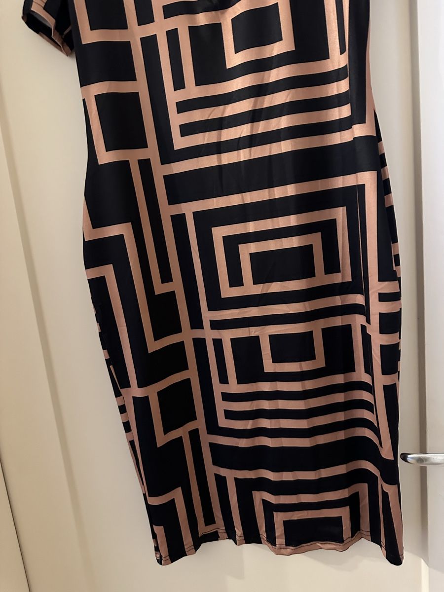 Robes: Damen Wunderschöne Kleider Gr/L – Neuf avec emballage d'origine à Basel par Ivana_4 4