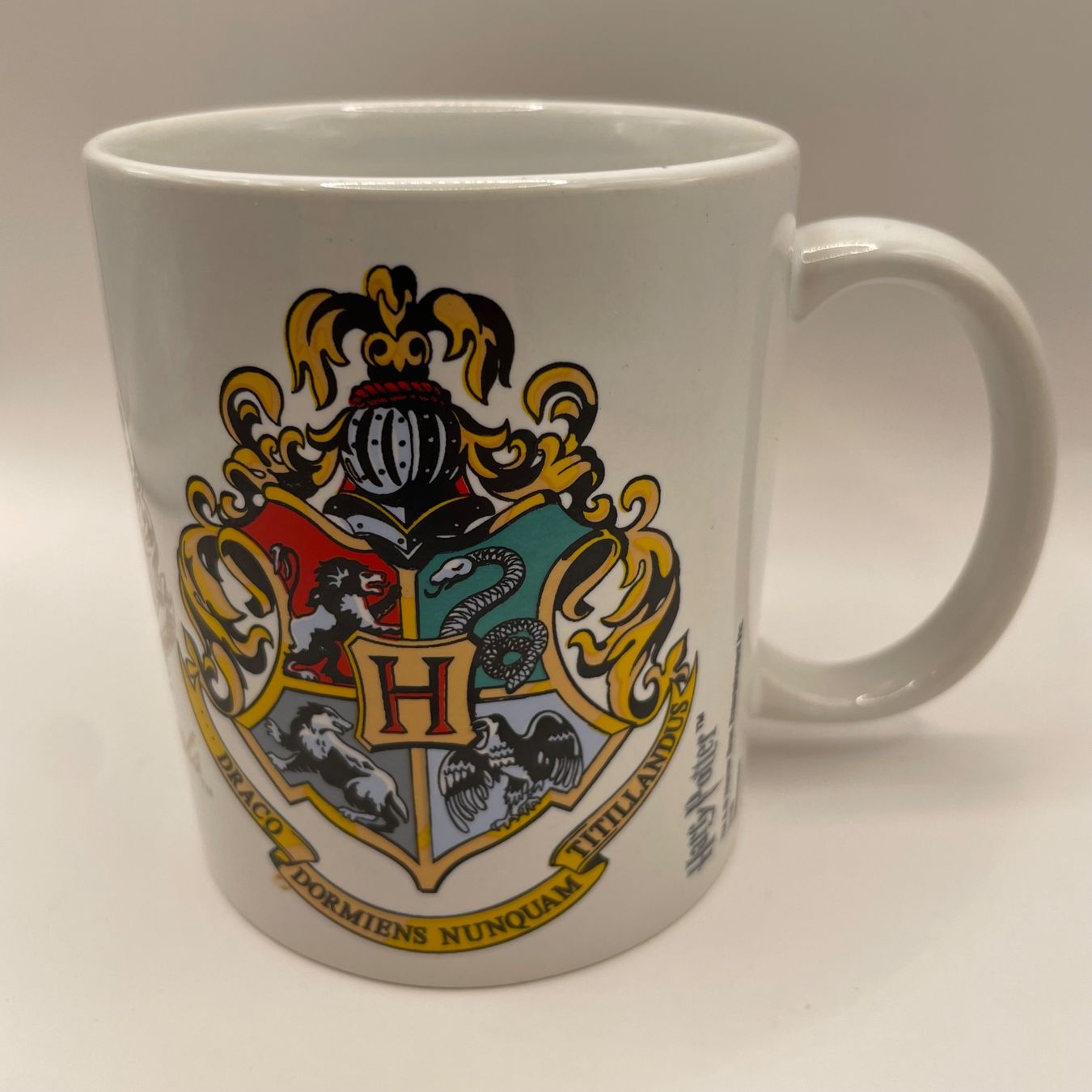 Tazze: Harry Potter Hogwarts Founders Tasse Warner Bros. 2012 – Usato da Bubikon venduto da SwissSecondLife 3