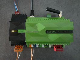 Loxone miniserveur compact avec antenne SMA et alim. 24VDC