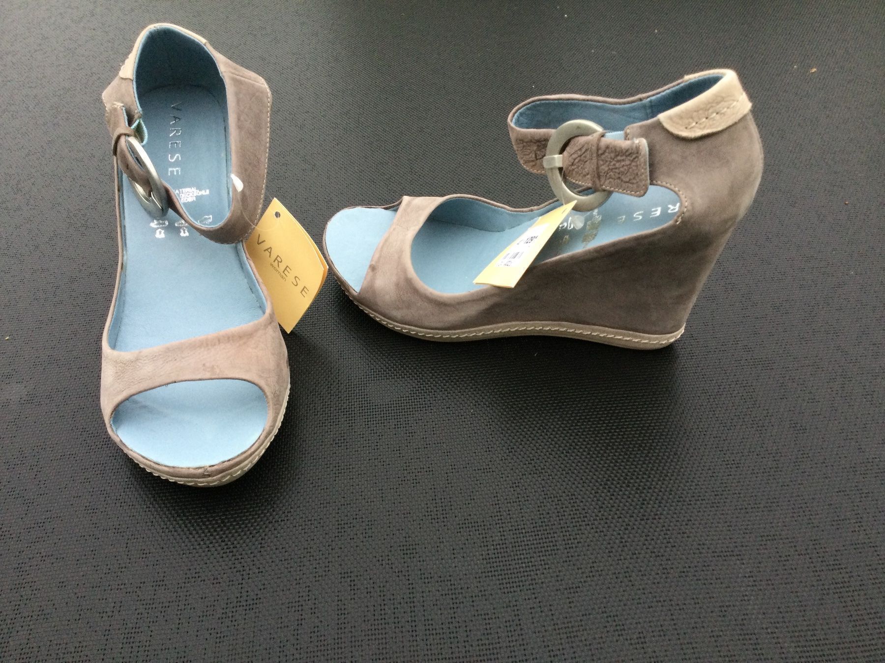 Scarpe da donna: Sandalettes grises CUIR NEUF – Nuovo e nell'imballaggio originale da Agiez venduto da chouchanelle 1