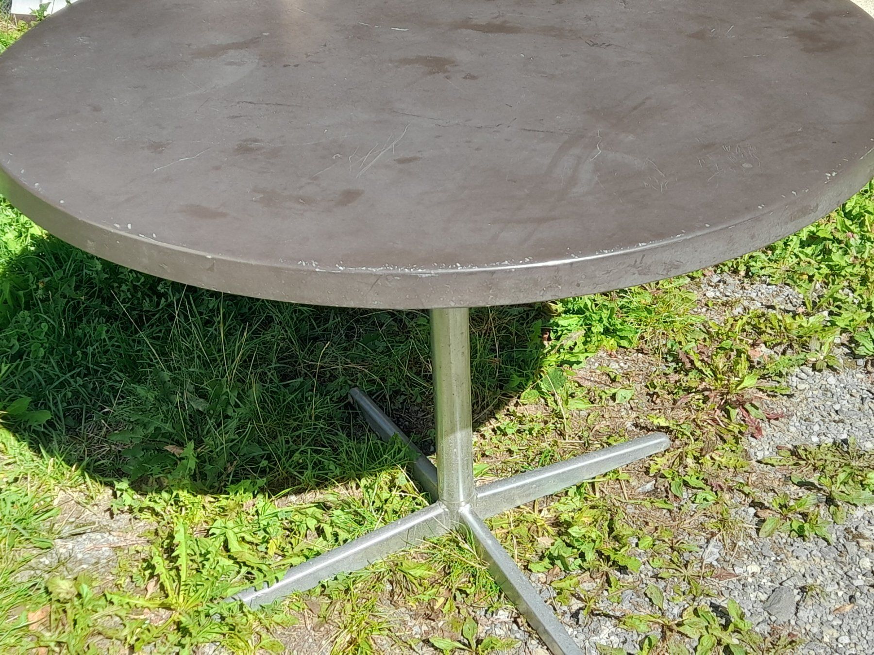 Tables: Vintage Gartentisch rund – D'occasion à Aeschi b.Spiez par 52_wochen 5
