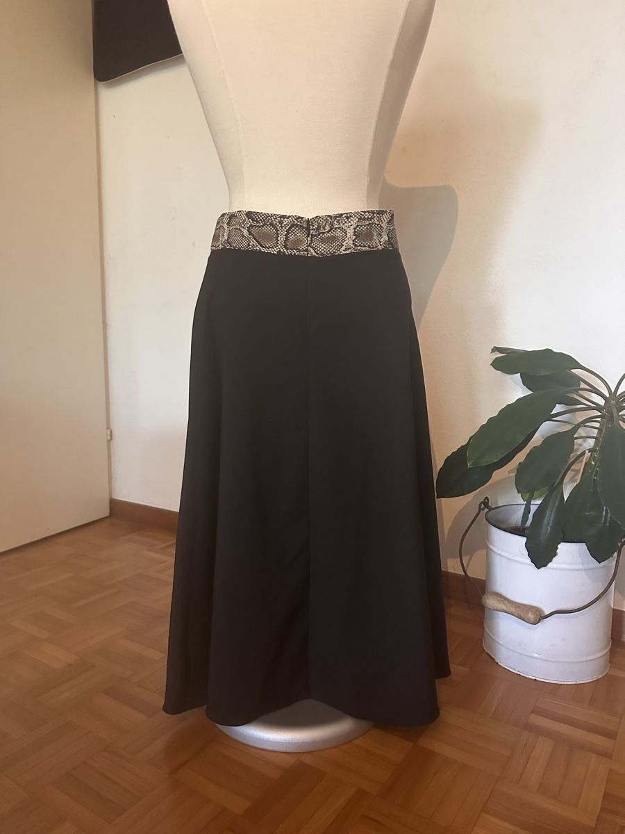Zara Gonne: Zara Basic Rock Gr. L Schlangenmuster schwarz beige – Usato da Winterthur venduto da whatdreamz 2
