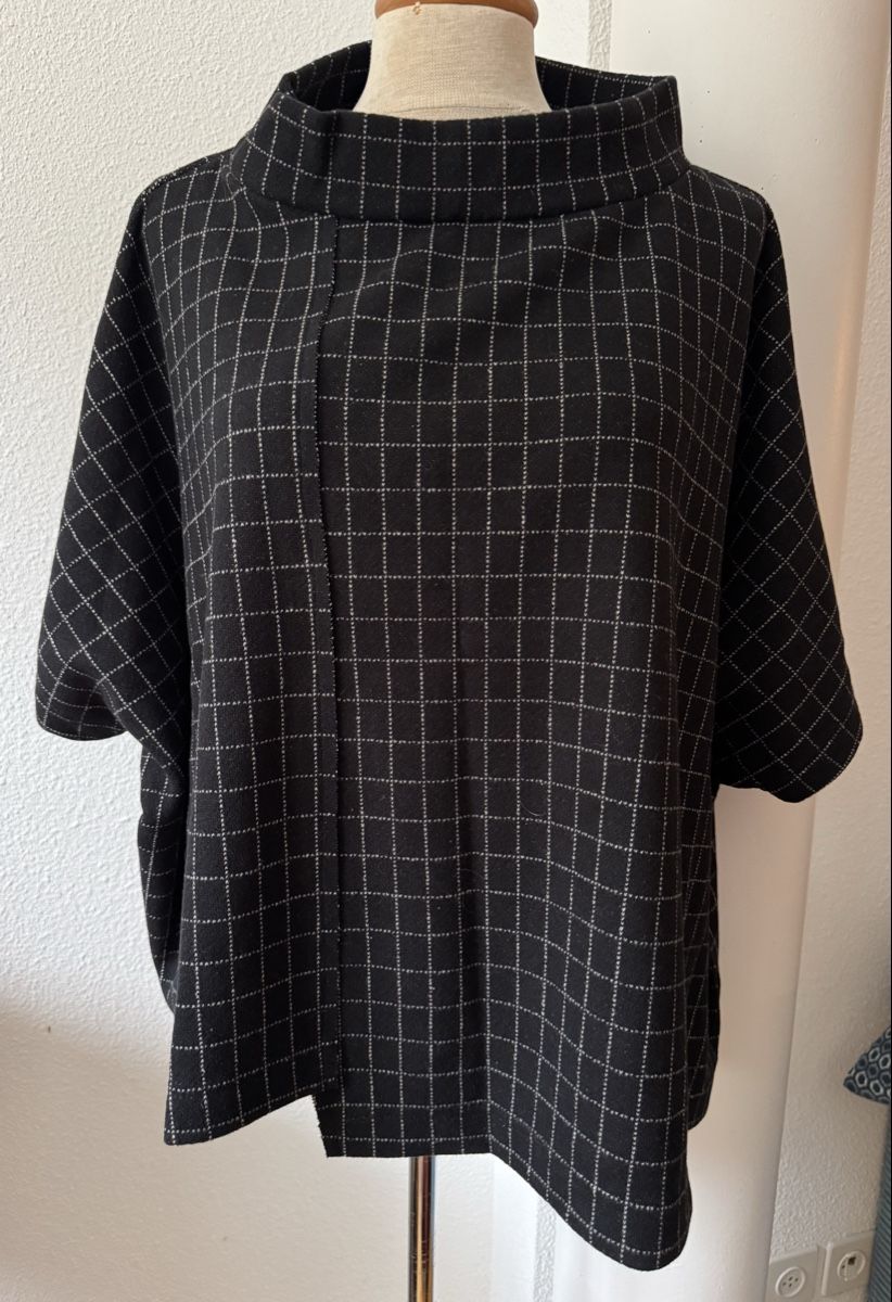 Pullover & Sweatshirts: MAMA B. Pull à carreaux noir et blanc - Taille L – Neu und originalverpackt aus Morges von sandy069