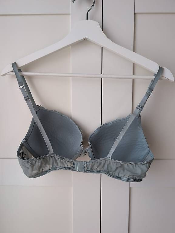 Sonstige Unterwäsche: BH 80B hellblau / blaugrau von H&M – Gebraucht aus Alberswil von __colafroeschli__ 1