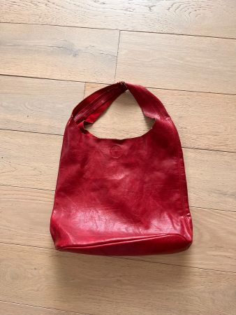 Sac à main rouge en semi cuire style hobo bon état général