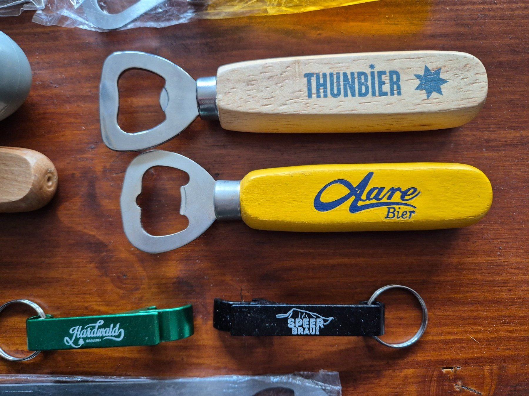 Apribottiglie & Tappi per chiusura: Bier Flaschenöffner verschiedene Brauereien – Usato da St.Gallen venduto da Stocken64 2