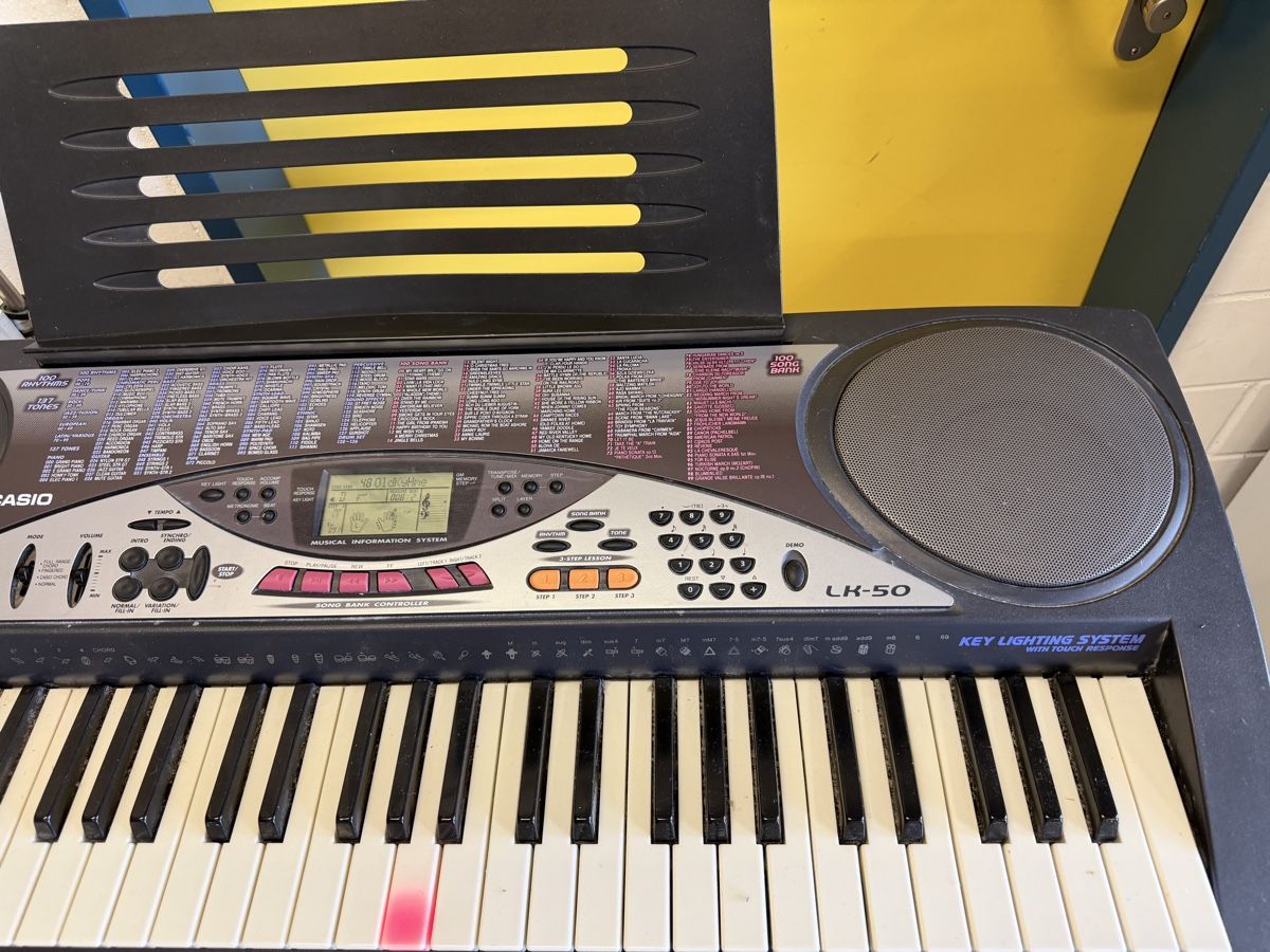 Casio Musikinstrumente: Casio LK-50 Key Lighting System Keyboard gebraucht – Gebraucht aus Strengelbach von RaenAntikDesign 3