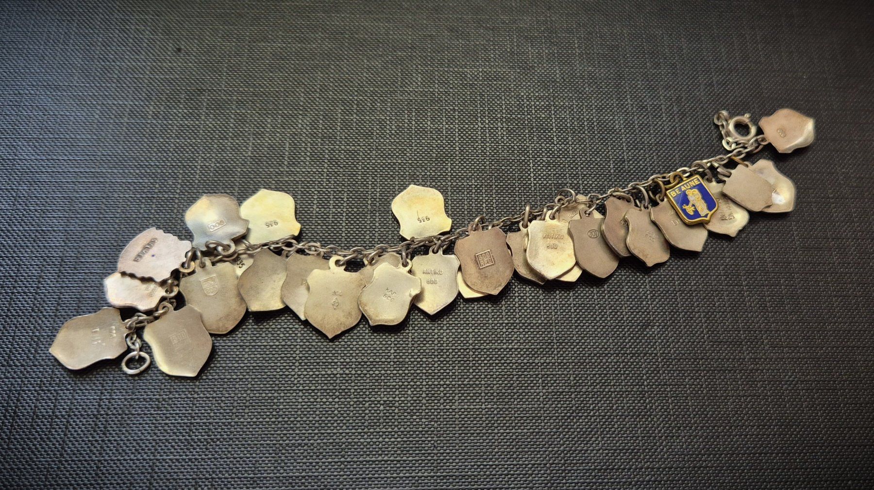 Bracelets: Bettler-Armband mit emaillierten Wappen – D'occasion à Zürich par brinkosos 5