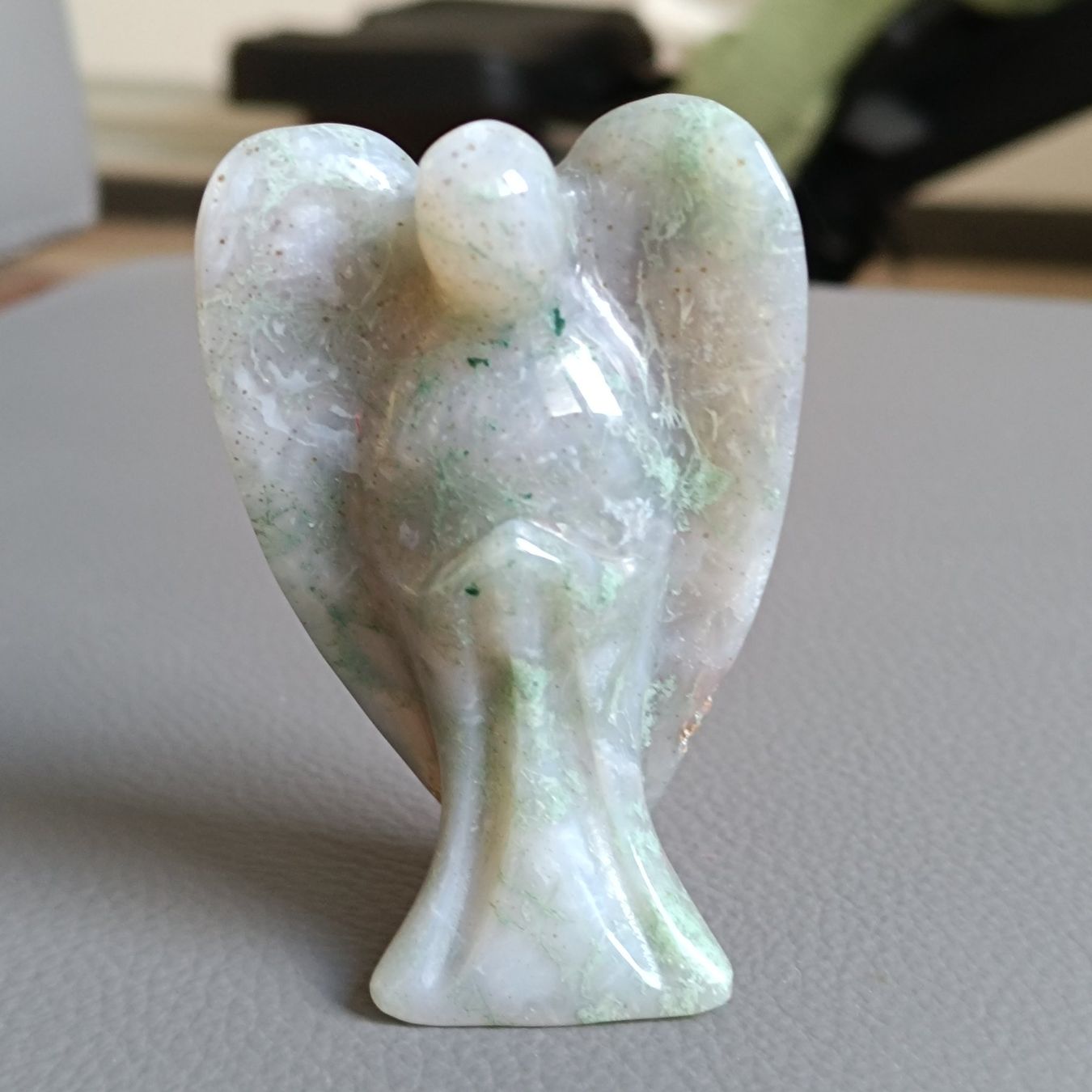 Minerali & Pietre curative: Engel Figur aus Moosachat – Nuovo (secondo la descrizione) da Altdorf SH venduto da Dossenbach 1