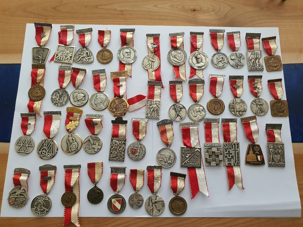 Medaillen: 20. Sehr viele Schweizer Auszeichnungen – Gebraucht aus Schwarzenburg von D.a.v.i.dM.