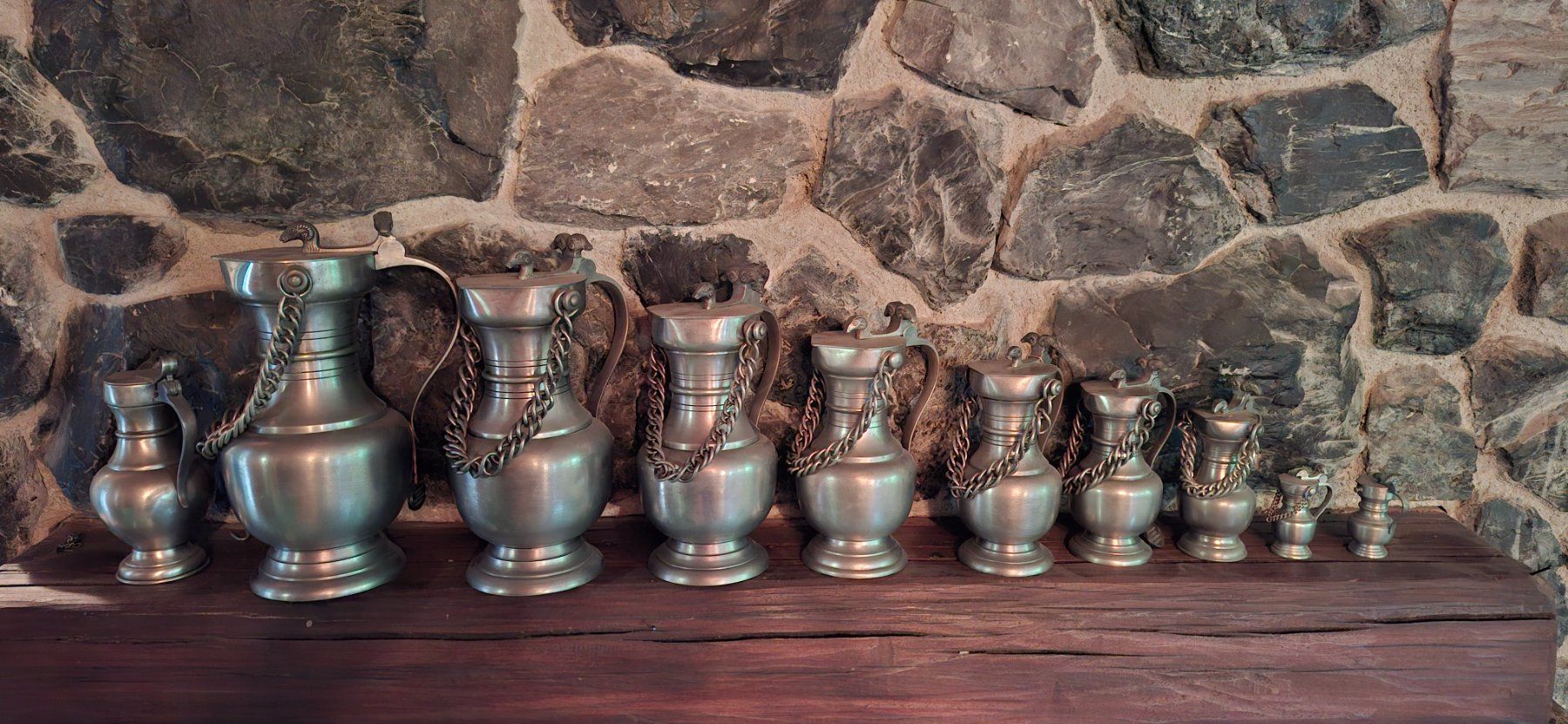 Caraffe: channes valaisannes – Usato da Champagne venduto da Lamar0
