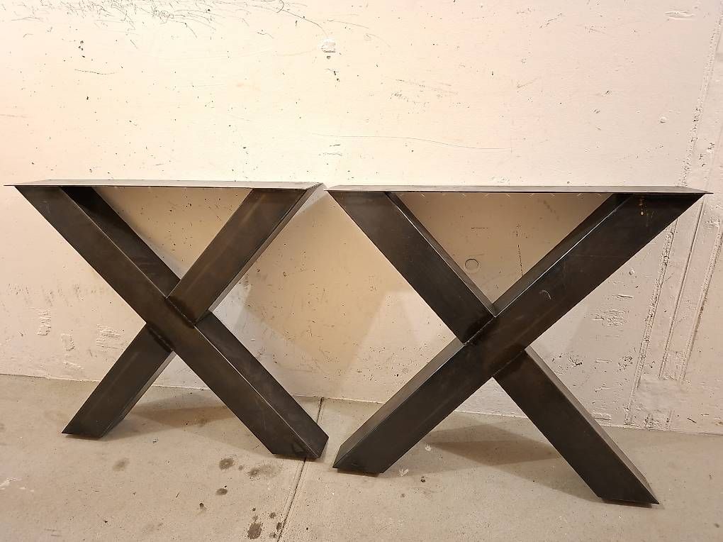 Altri mobili: Tischgestell X Form Metall – Usato da Winterthur venduto da DtR77 2