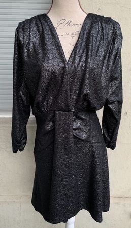 Splendide robe KOOKAÏ noire et pailletée superbes plis t.M-L